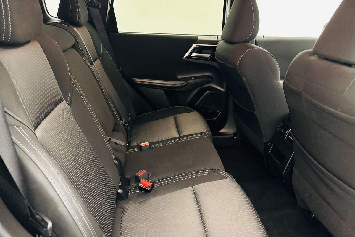 2024 Mitsubishi ZM Outlander LS 2.5L CVT 2WD 7ST