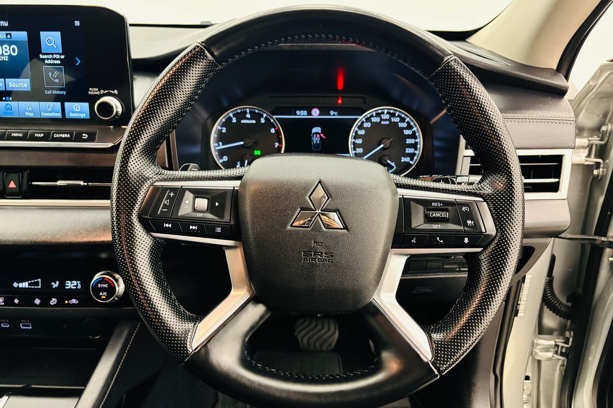 2024 Mitsubishi ZM Outlander LS 2.5L CVT 2WD 7ST