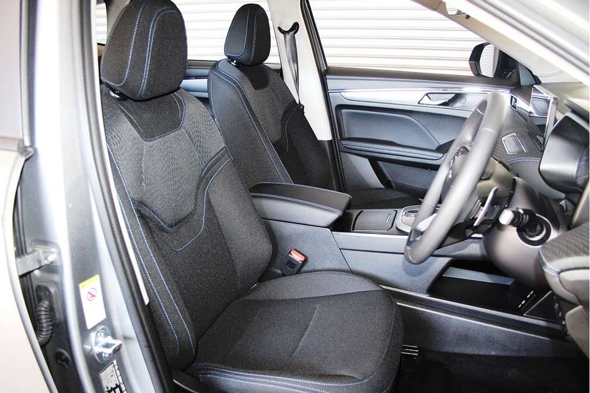 Jolion Facelift Premium Petrol Auto 4x2