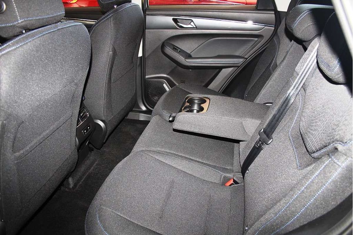 Jolion Facelift Premium Petrol Auto 4x2