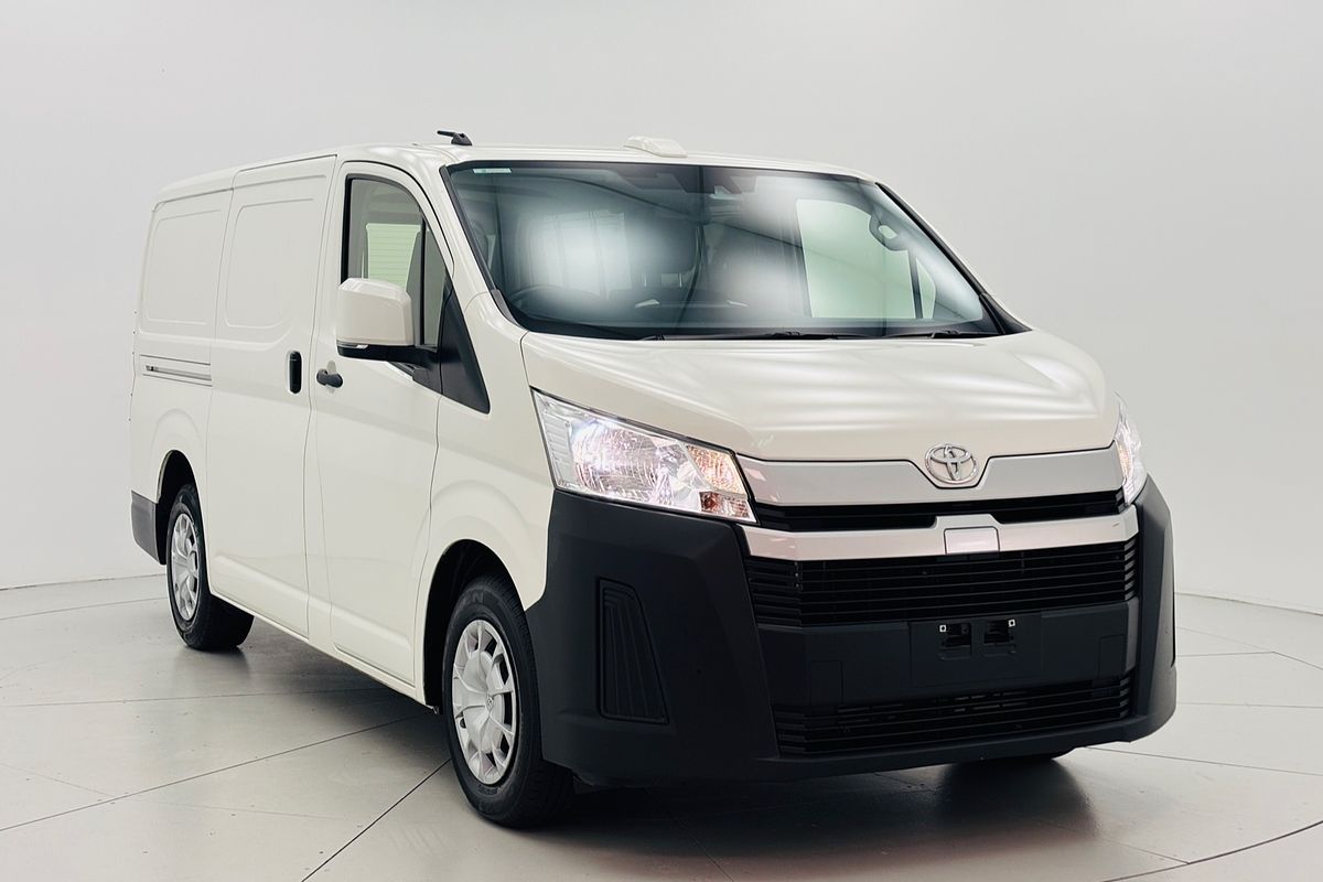 Hiace Van LWB 2.8L T Diesel Automatic 9617530 005