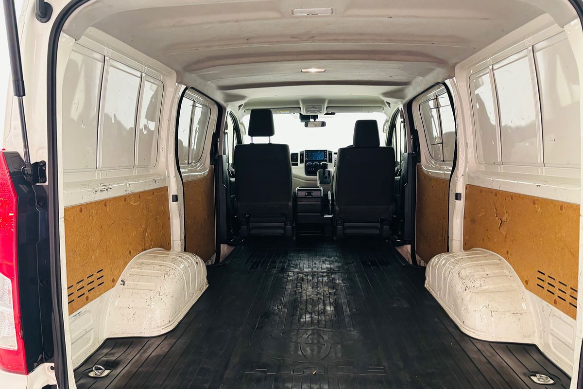 Hiace Van LWB 2.8L T Diesel Automatic 9617530 005