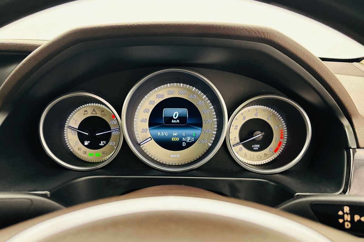 2015 Mercedes-benz E400 7 SP AUTOMATIC 4D SEDAN TV6