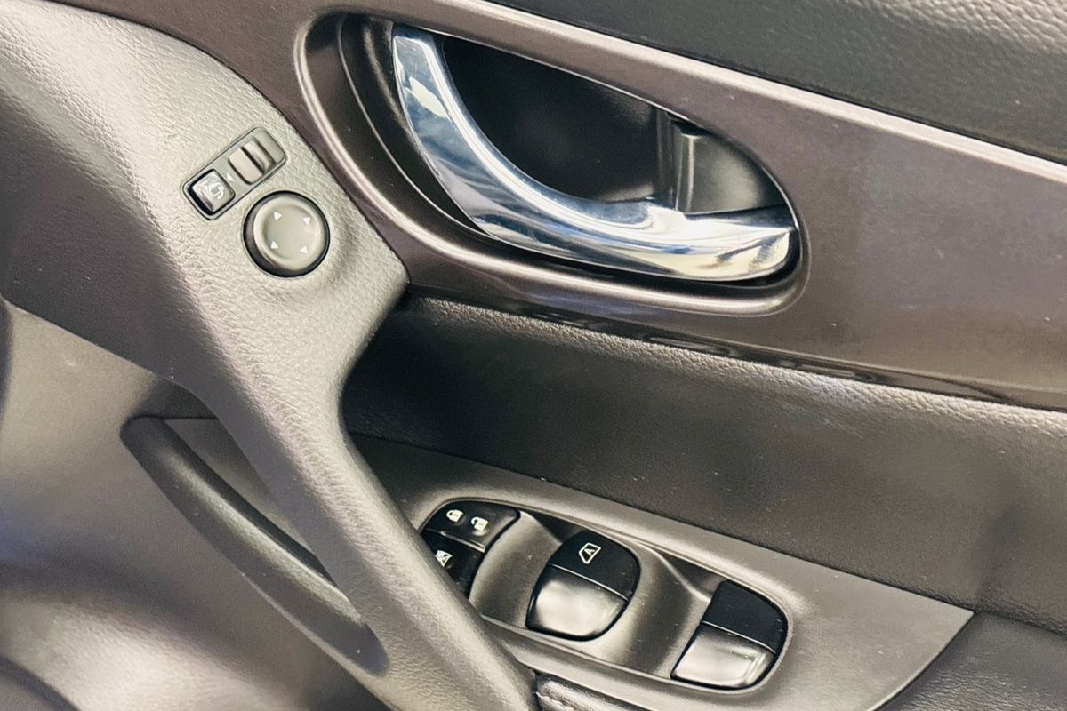 Nissan X-TRAIL 2WD AUTO ST-L SERIES 3