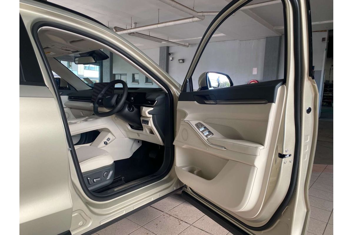 H6 Facelift Ult Auto Hybrid 4X4 AT1