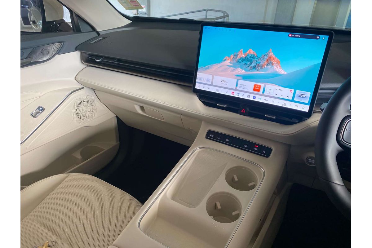 H6 Facelift Ult Auto Hybrid 4X4 AT1