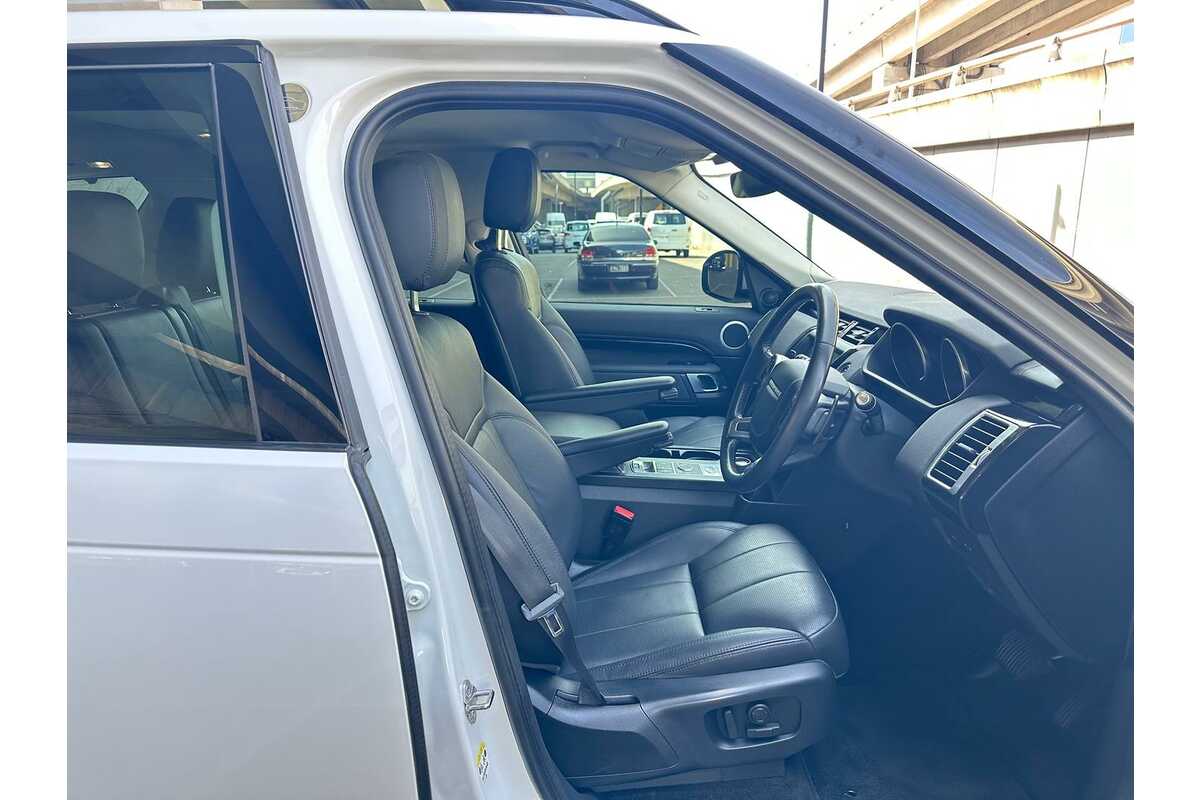 2018 Land Rover Discovery SD4 SE Series 5