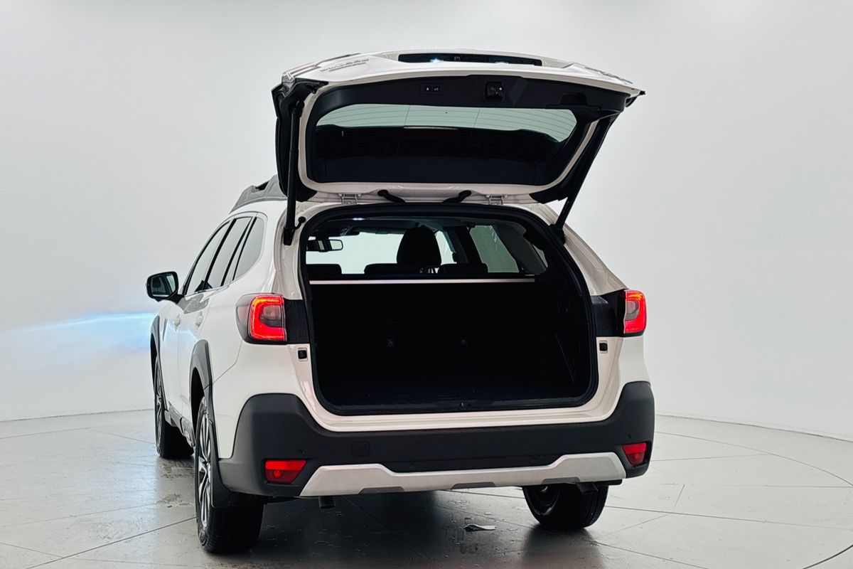 MY25 Subaru Outback Touring XT
