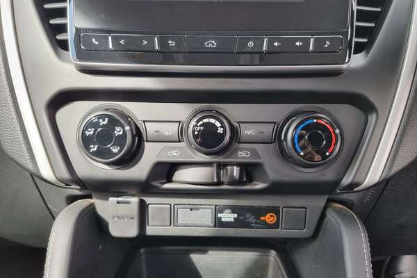 2022 Isuzu MU-X LS-M
