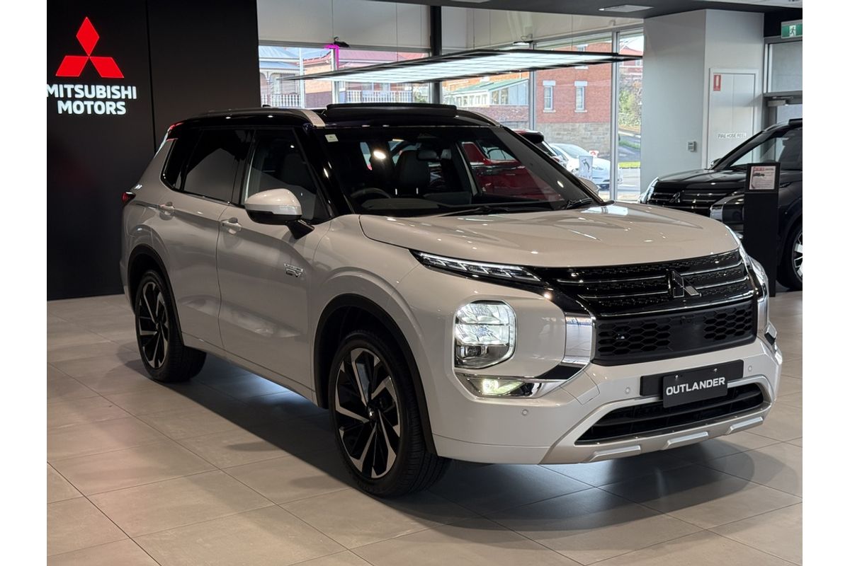2024 Mitsubishi ZM Outlander EXCEED TOURER 2.4L PHEV 7ST