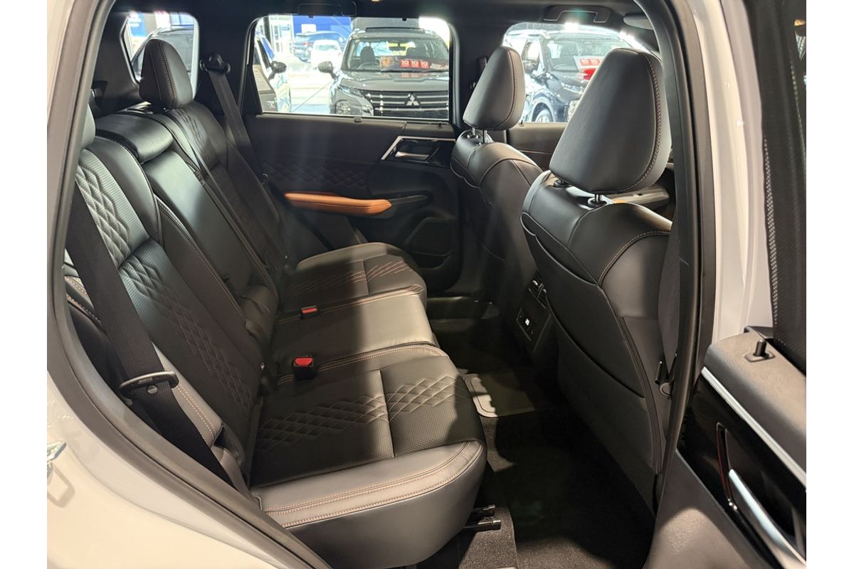 2024 Mitsubishi ZM Outlander EXCEED TOURER 2.4L PHEV 7ST