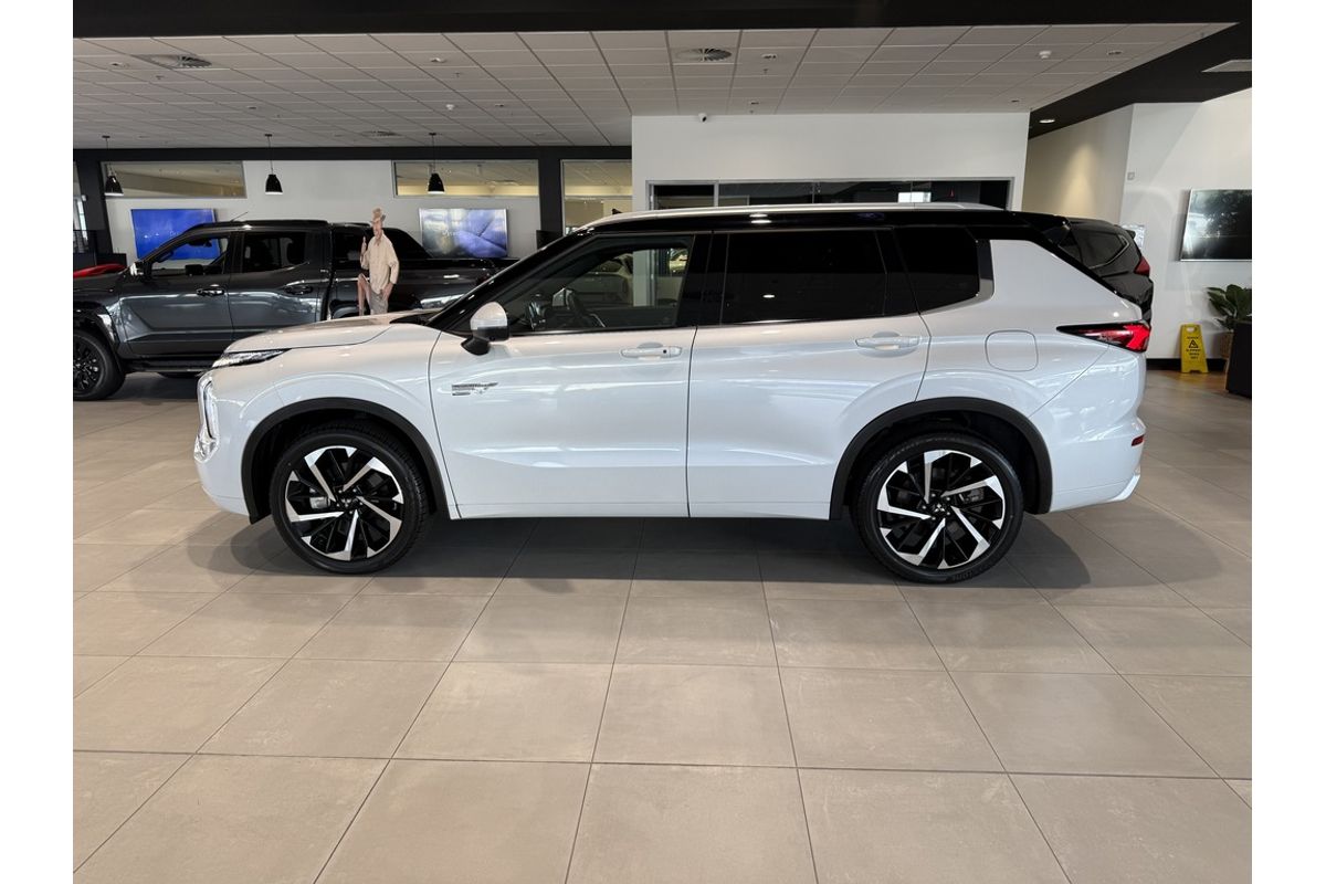 2024 Mitsubishi ZM Outlander EXCEED TOURER 2.4L PHEV 7ST