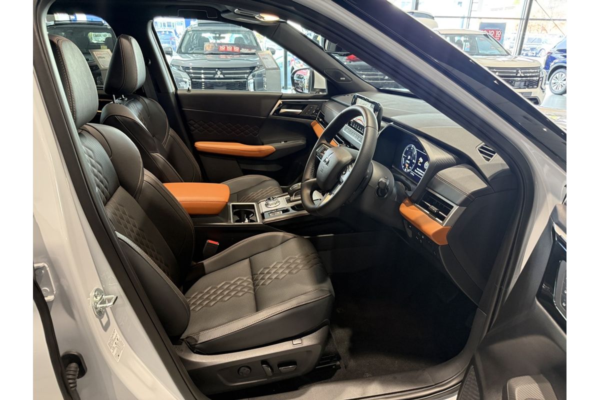 2024 Mitsubishi ZM Outlander EXCEED TOURER 2.4L PHEV 7ST