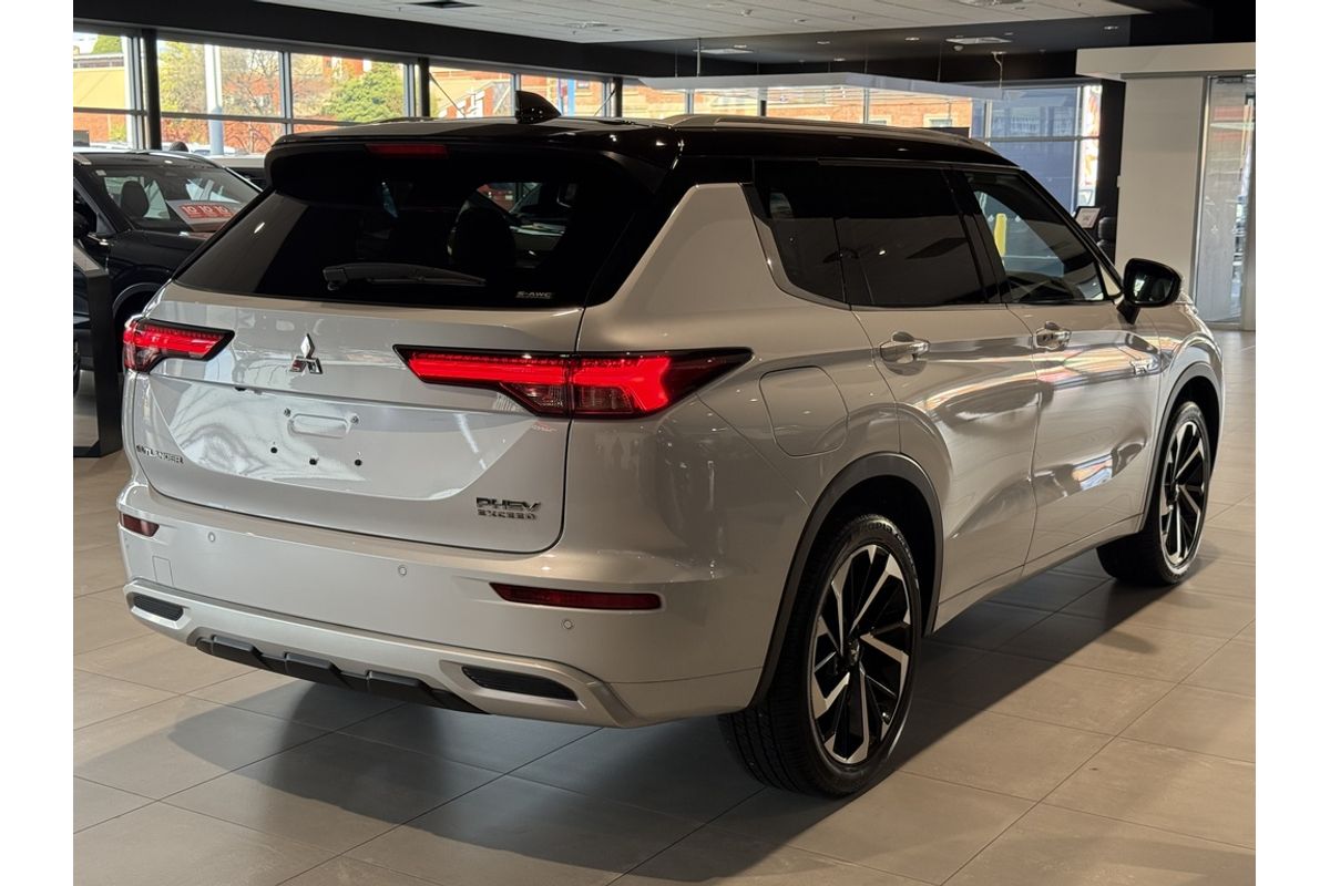 2024 Mitsubishi ZM Outlander EXCEED TOURER 2.4L PHEV 7ST