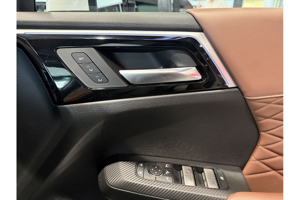 2025 Mitsubishi ZM Outlander EXCEED TOURER 2.4L PHEV 5ST