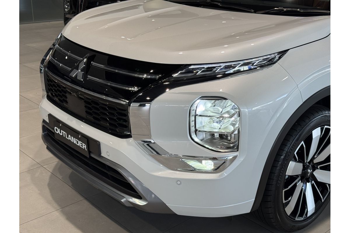 2025 Mitsubishi ZM Outlander EXCEED TOURER 2.4L PHEV 5ST