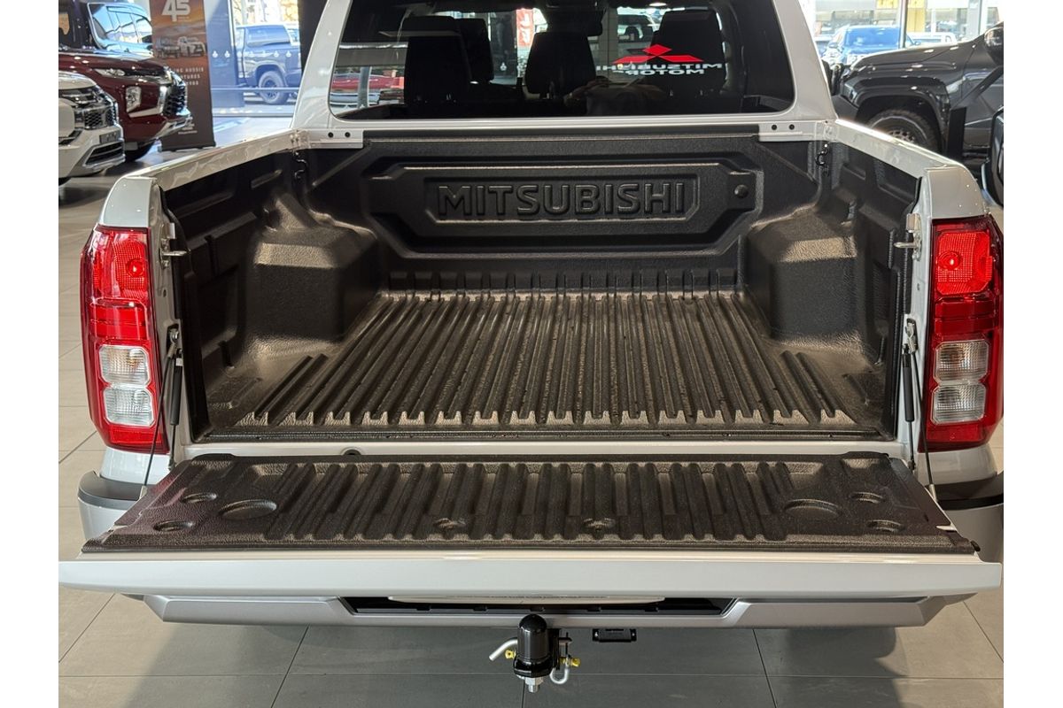 2025 Mitsubishi MV Triton GLX-R 2.4L D 6AT 4X4 DC PU