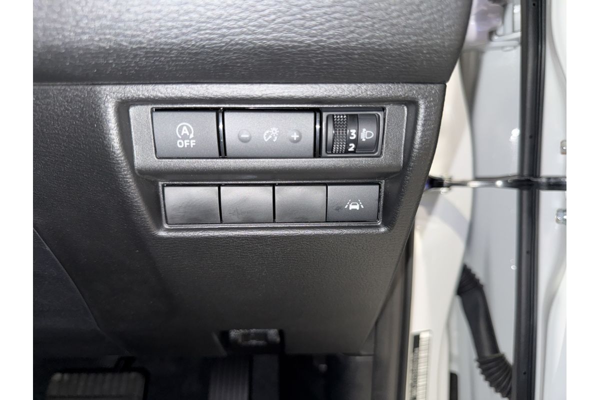 2025 Mitsubishi MV Triton GLX-R 2.4L D 6AT 4X4 DC PU