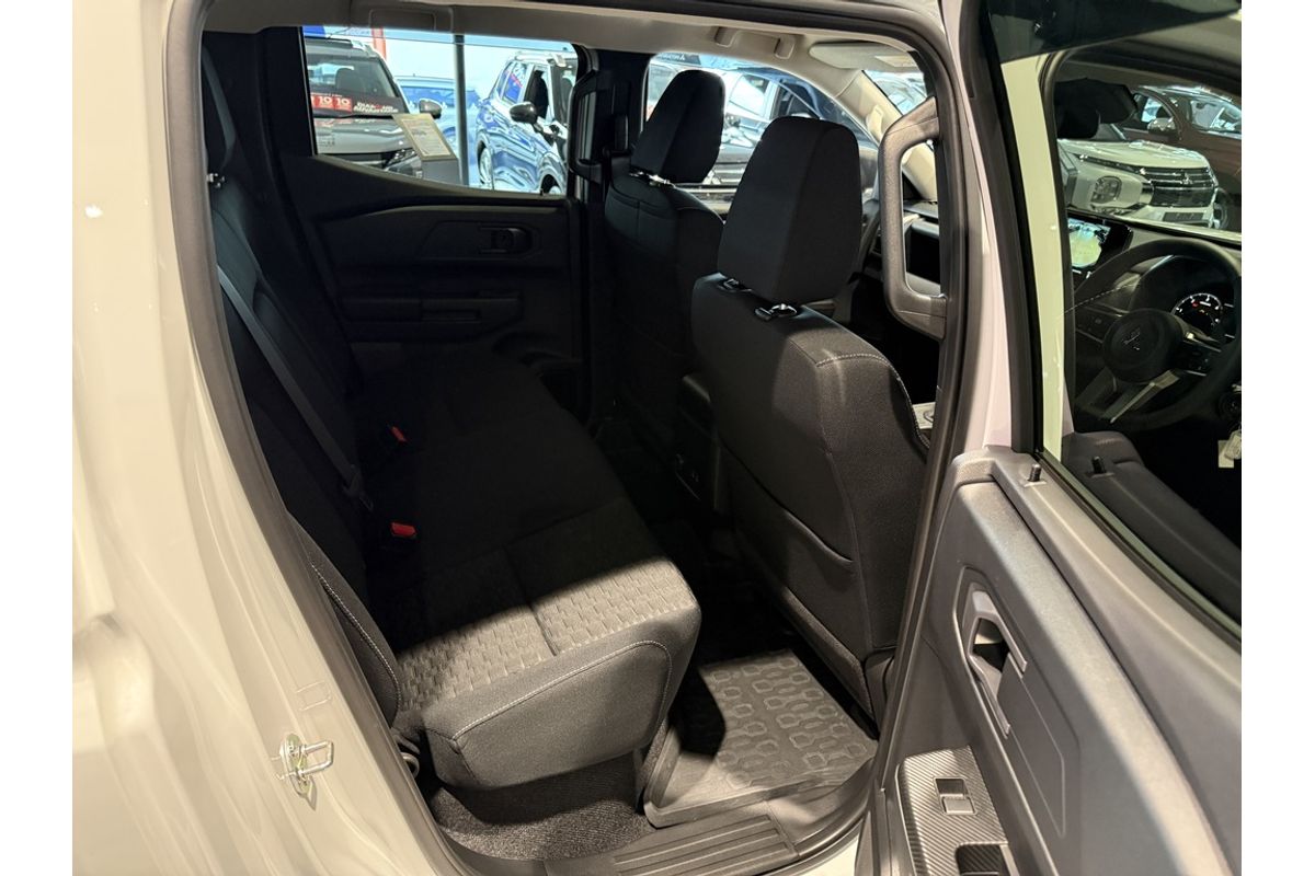 2025 Mitsubishi MV Triton GLX-R 2.4L D 6AT 4X4 DC PU