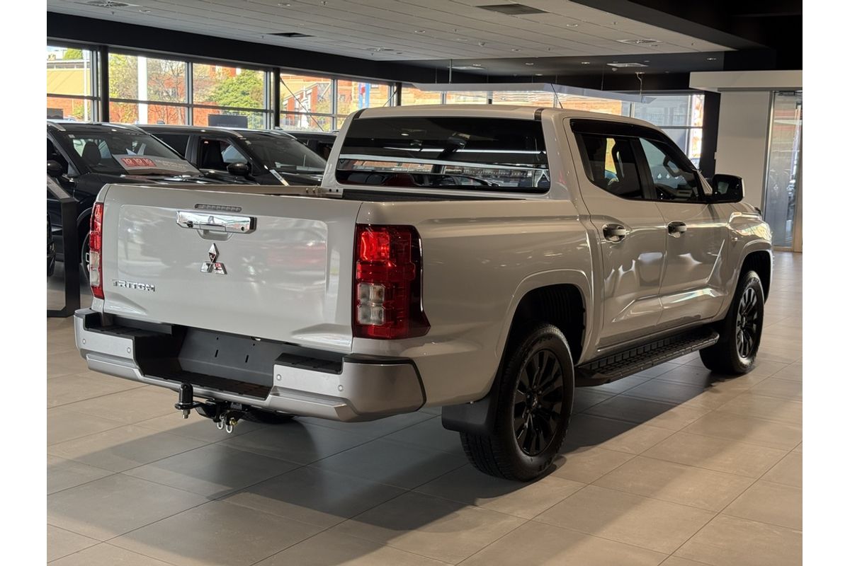 2025 Mitsubishi MV Triton GLX-R 2.4L D 6AT 4X4 DC PU