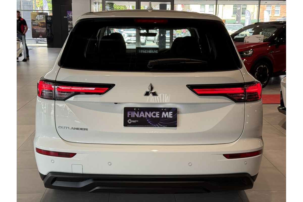 2026 Mitsubishi ZM Outlander ES 2.5L CVT 2WD 7ST