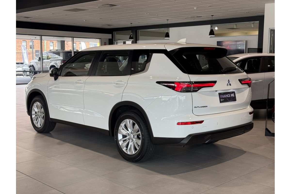 2026 Mitsubishi ZM Outlander ES 2.5L CVT 2WD 7ST