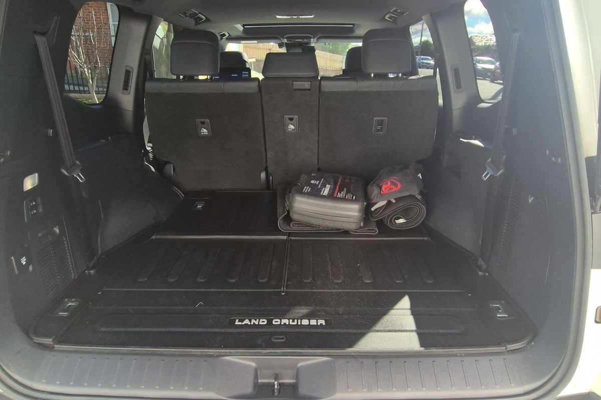 Wagon Sahara 3.3L Diesel Automatic