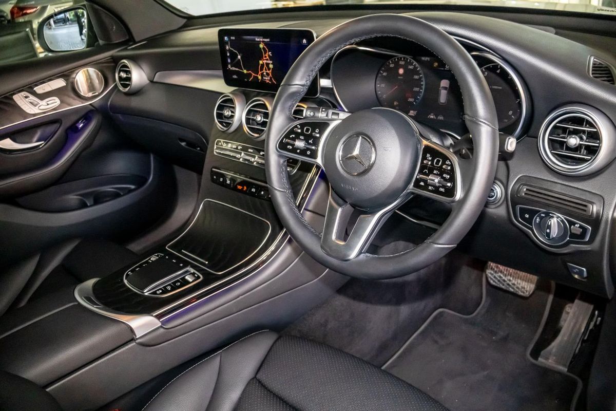X253 802MY GLC300 WAG 5dr 9G 9 sp 2.0T