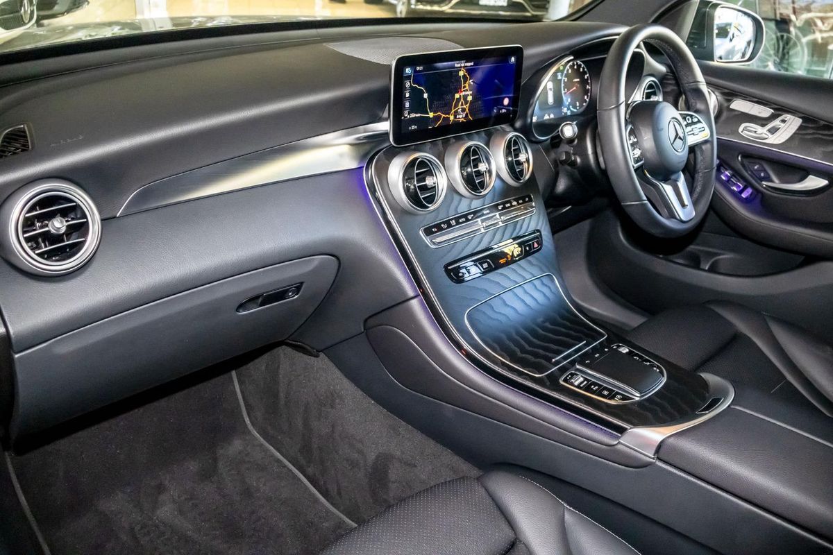 X253 802MY GLC300 WAG 5dr 9G 9 sp 2.0T