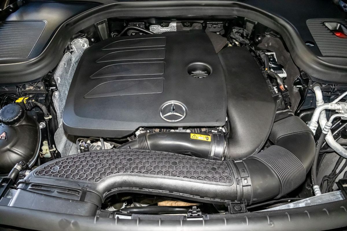 X253 802MY GLC300 WAG 5dr 9G 9 sp 2.0T