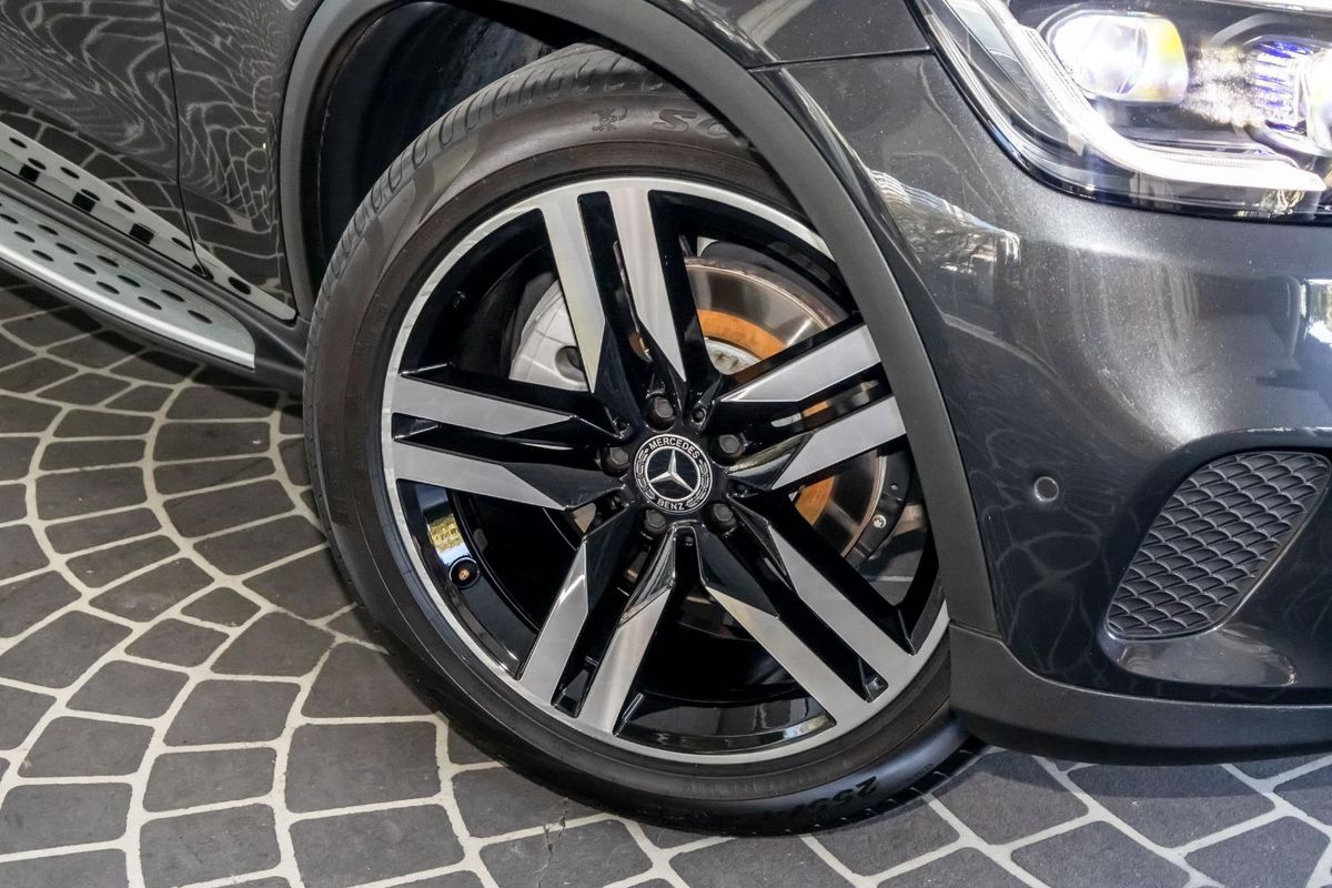 X253 802MY GLC300 WAG 5dr 9G 9 sp 2.0T