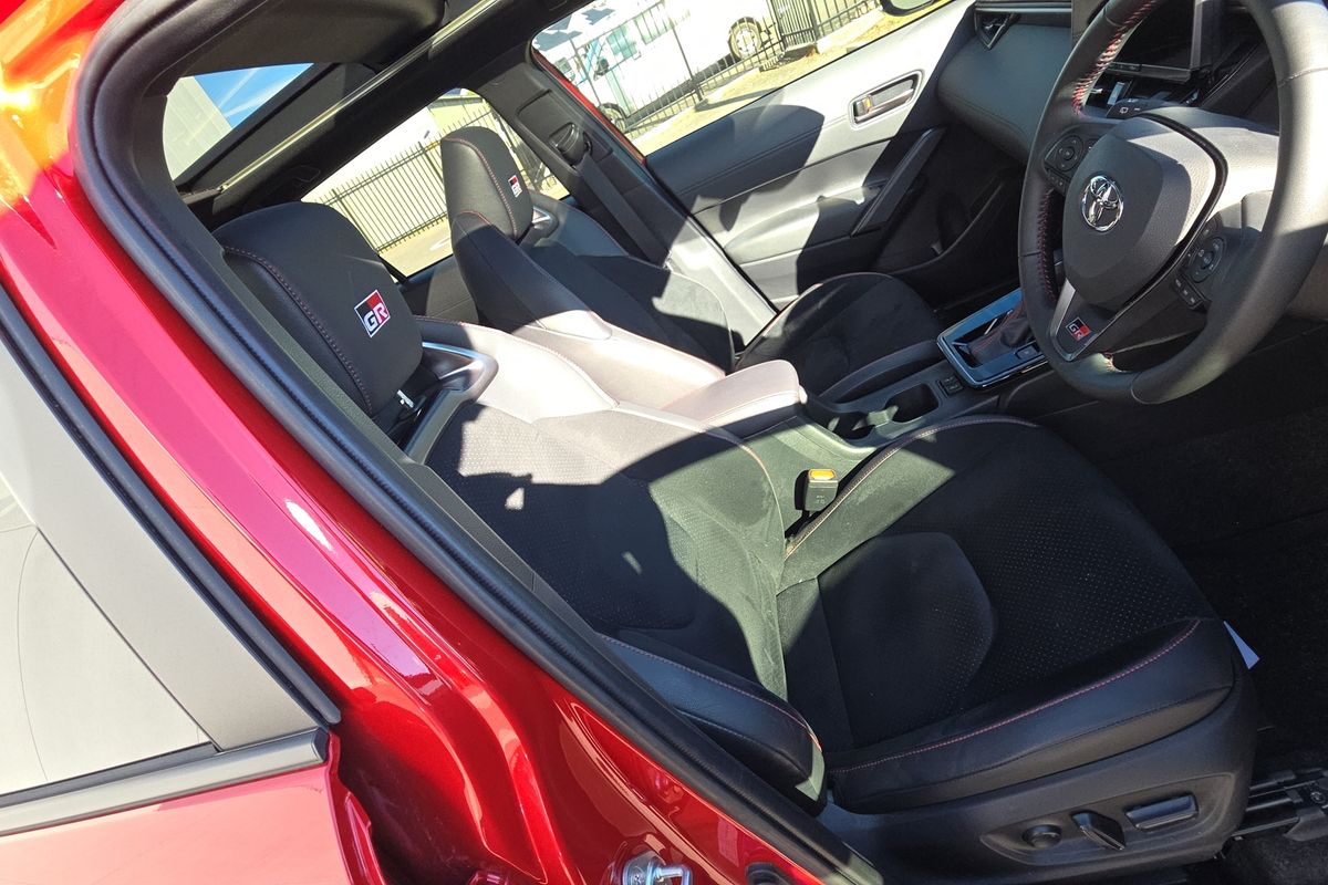 GR-S HV AWD 2.0L Auto CVT SUV
