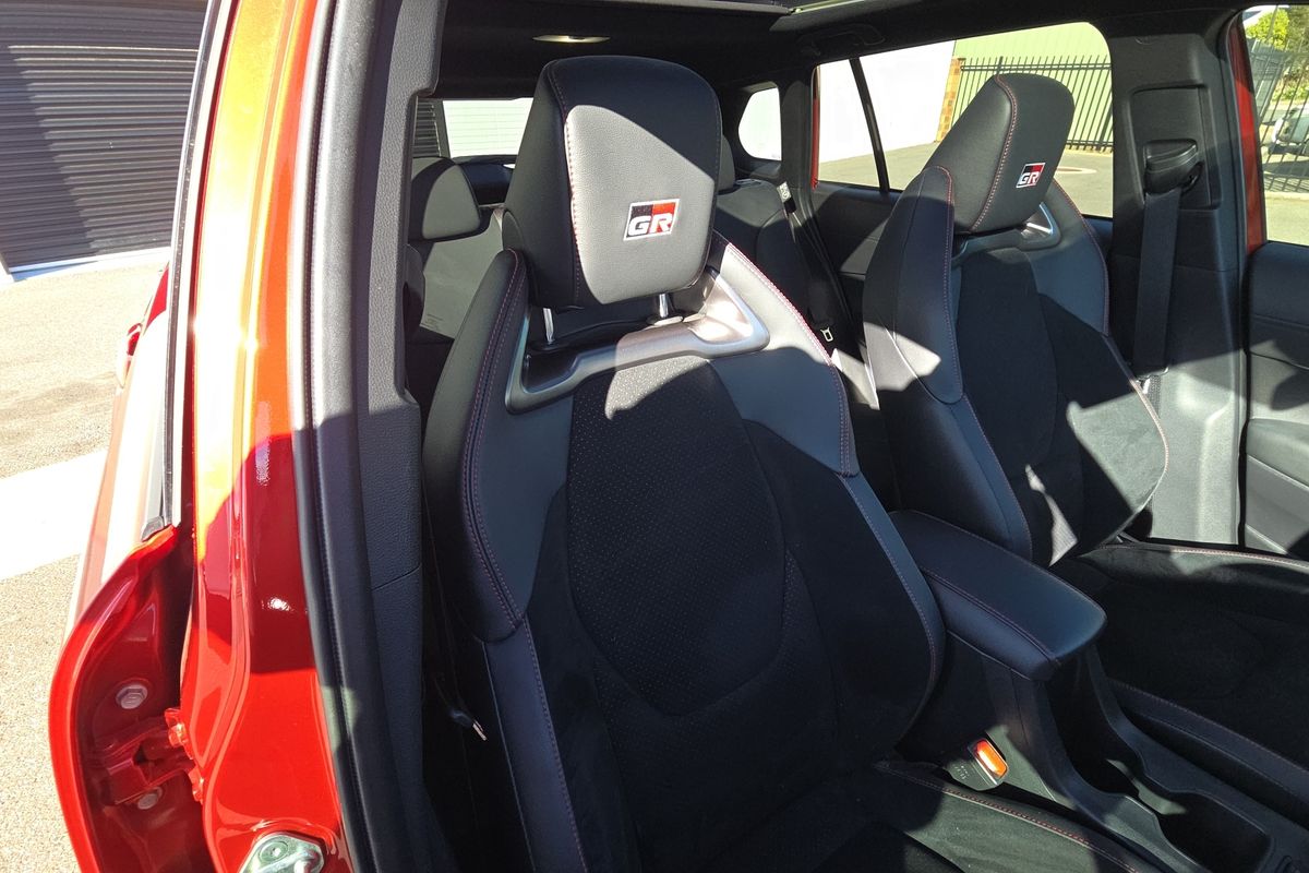 GR-S HV AWD 2.0L Auto CVT SUV