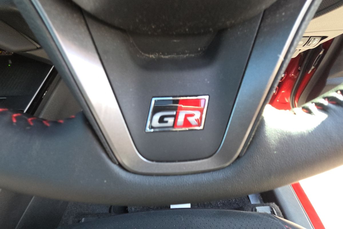 GR-S HV AWD 2.0L Auto CVT SUV