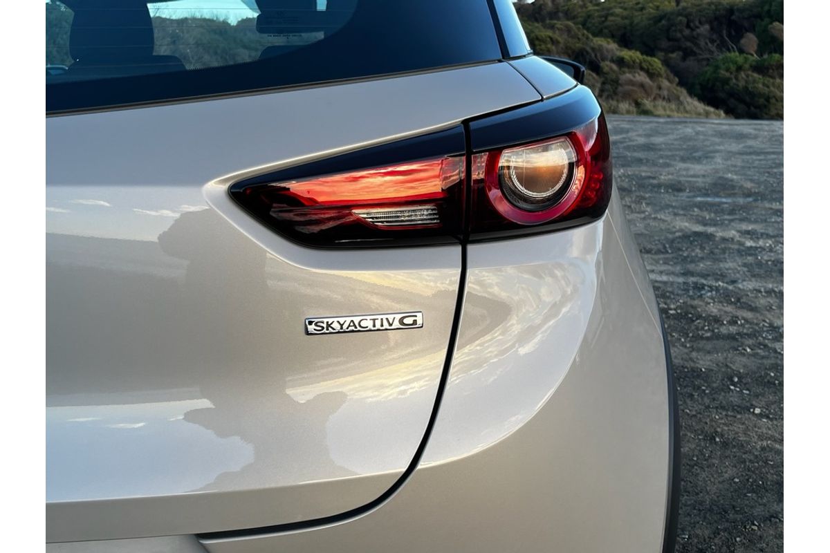 Mazda J 6AUTO G20 PURE PETROL FWD