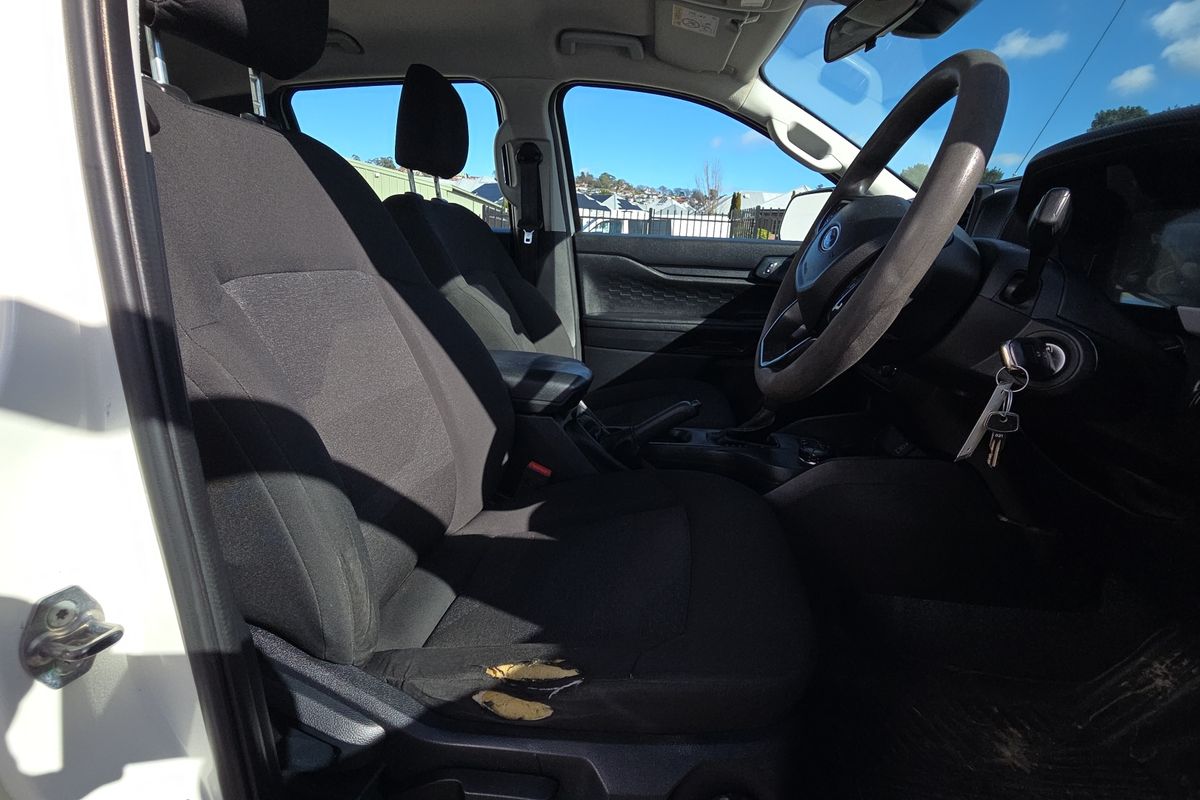 Ford 2022.00 DOUBLE CAB CHASSIS XL . 2.0L BiT DSL 10 SPD AUTO 4x4 .