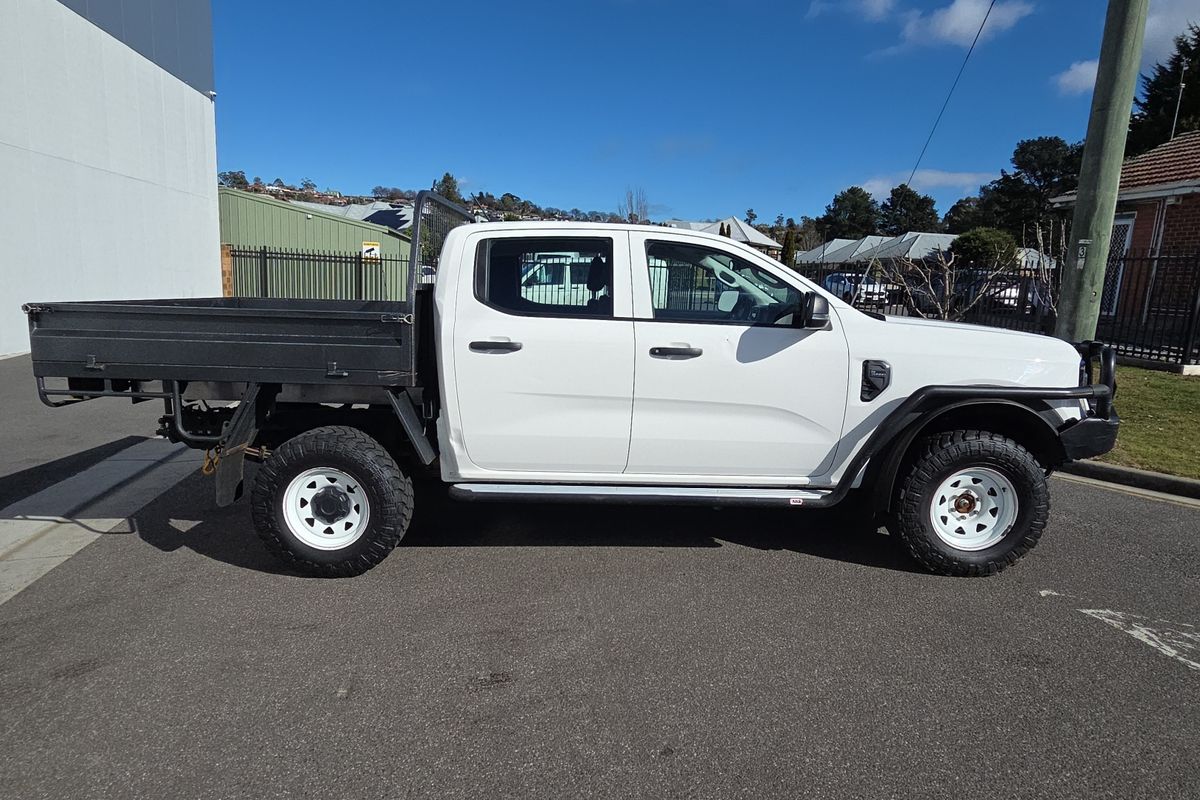 Ford 2022.00 DOUBLE CAB CHASSIS XL . 2.0L BiT DSL 10 SPD AUTO 4x4 .