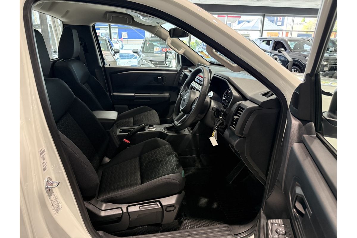 2026 Mitsubishi MV Triton GLX 2.4L D 6AT 4X4 SC CC