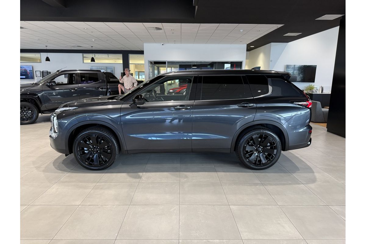 2026 Mitsubishi ZM Outlander LS BLACK 2.5L CVT 2WD 7ST