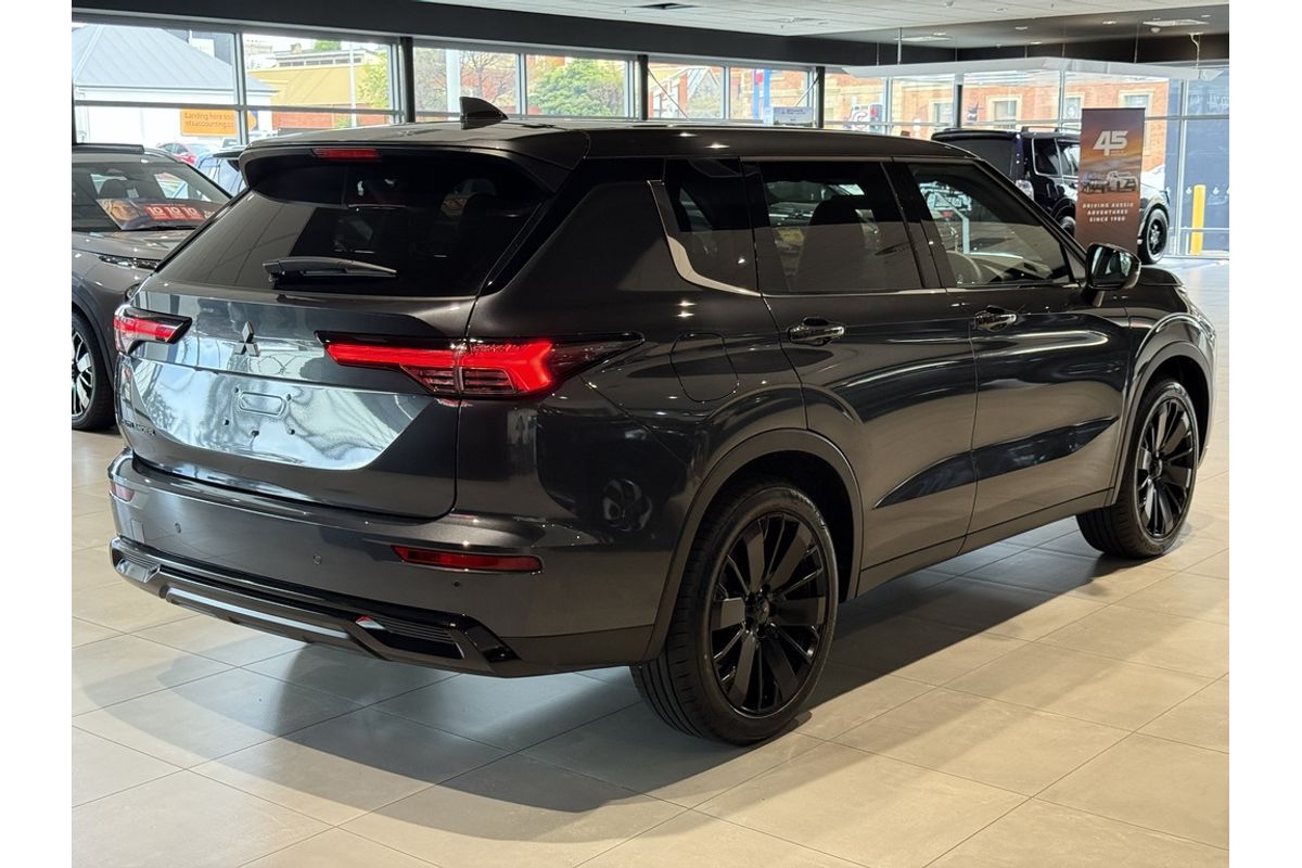 2026 Mitsubishi ZM Outlander LS BLACK 2.5L CVT 2WD 7ST