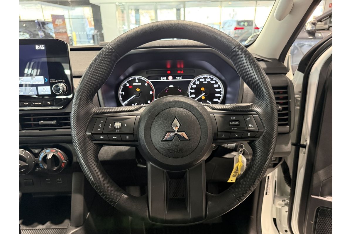 2026 Mitsubishi MV Triton GLX 2.4L D 6AT 4X4 SC CC