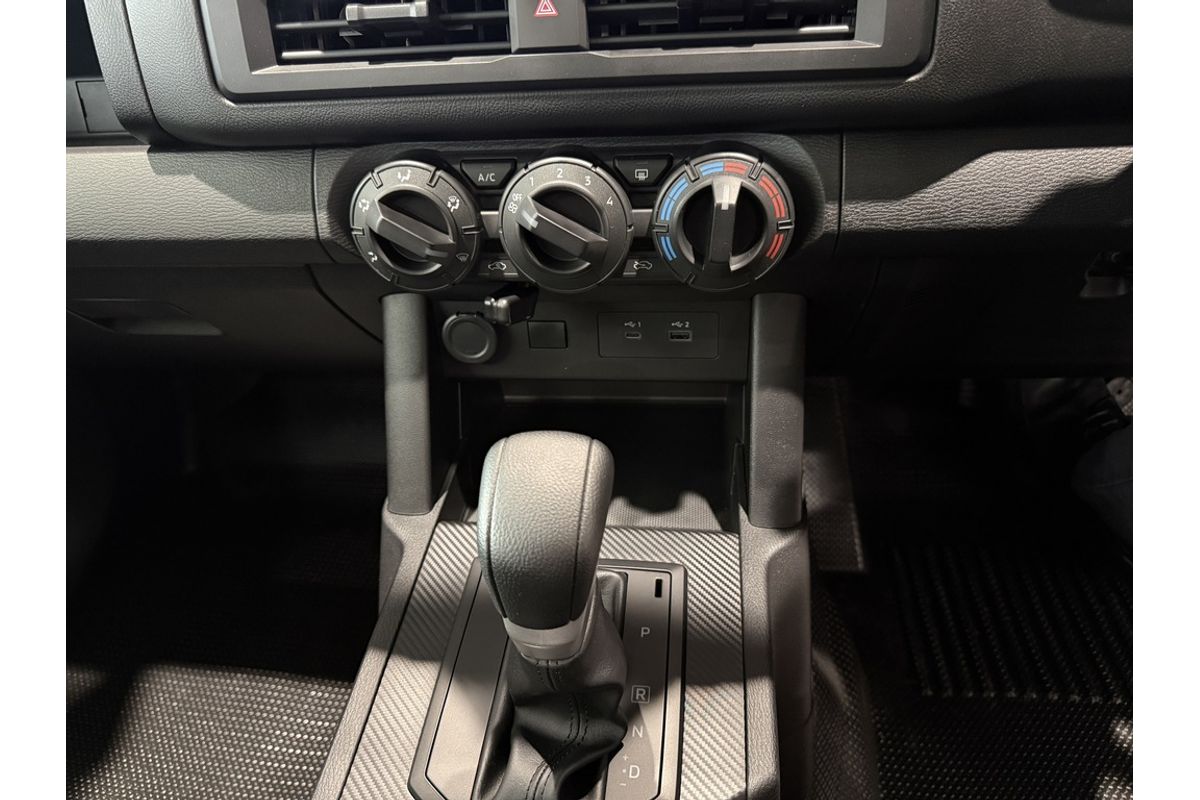 2026 Mitsubishi MV Triton GLX 2.4L D 6AT 4X4 SC CC