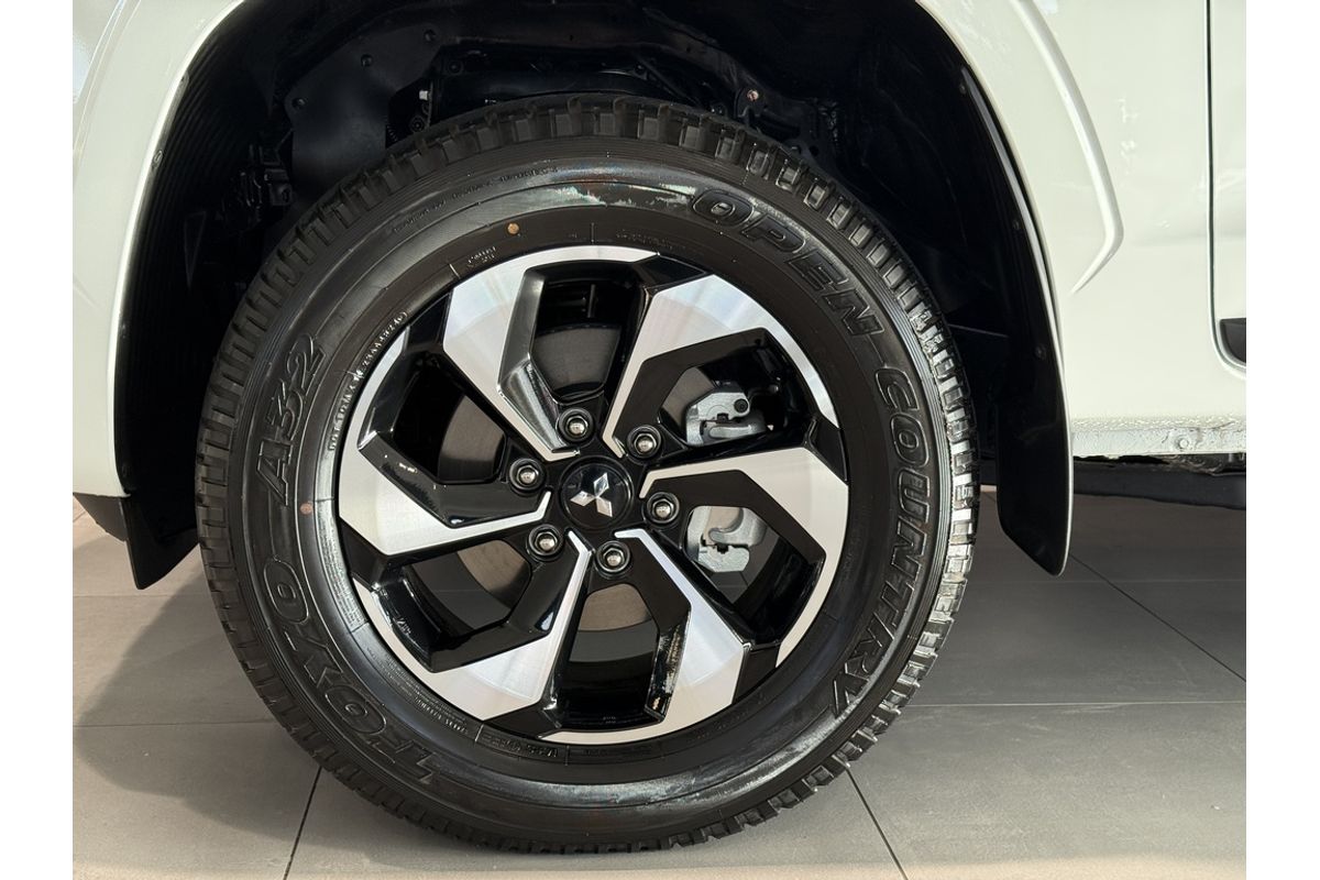 2026 Mitsubishi MV Triton GLX 2.4L D 6AT 4X4 SC CC