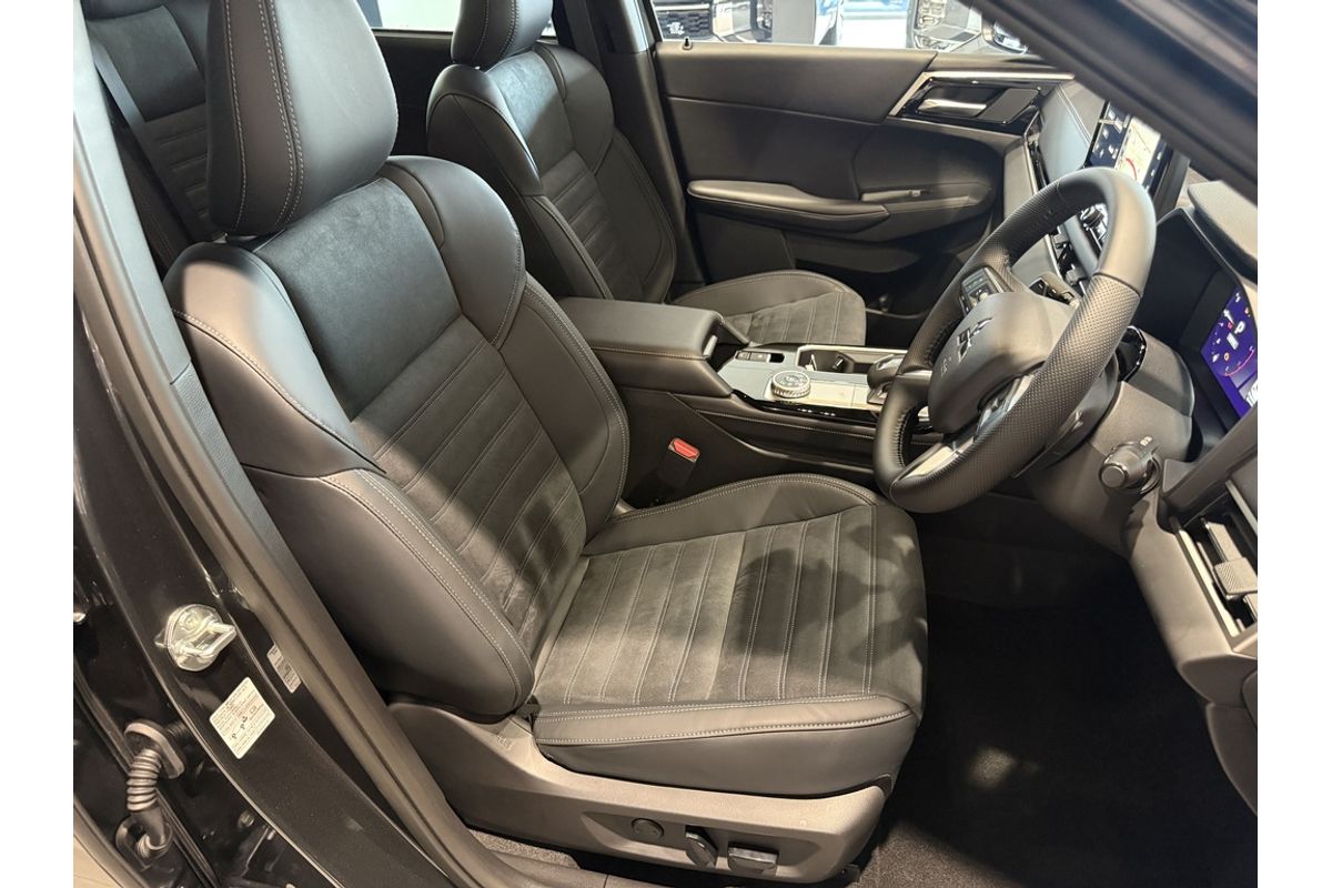 2026 Mitsubishi ZM Outlander LS BLACK 2.5L CVT 2WD 7ST