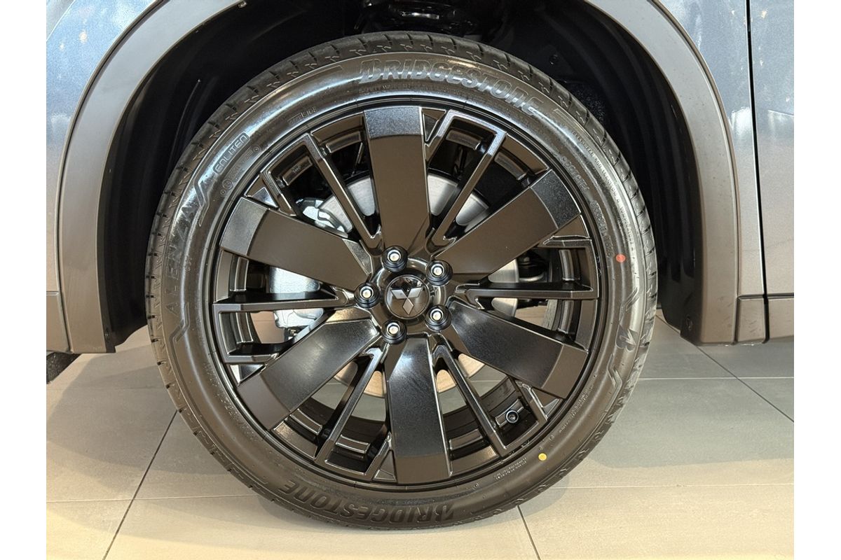 2026 Mitsubishi ZM Outlander LS BLACK 2.5L CVT 2WD 7ST
