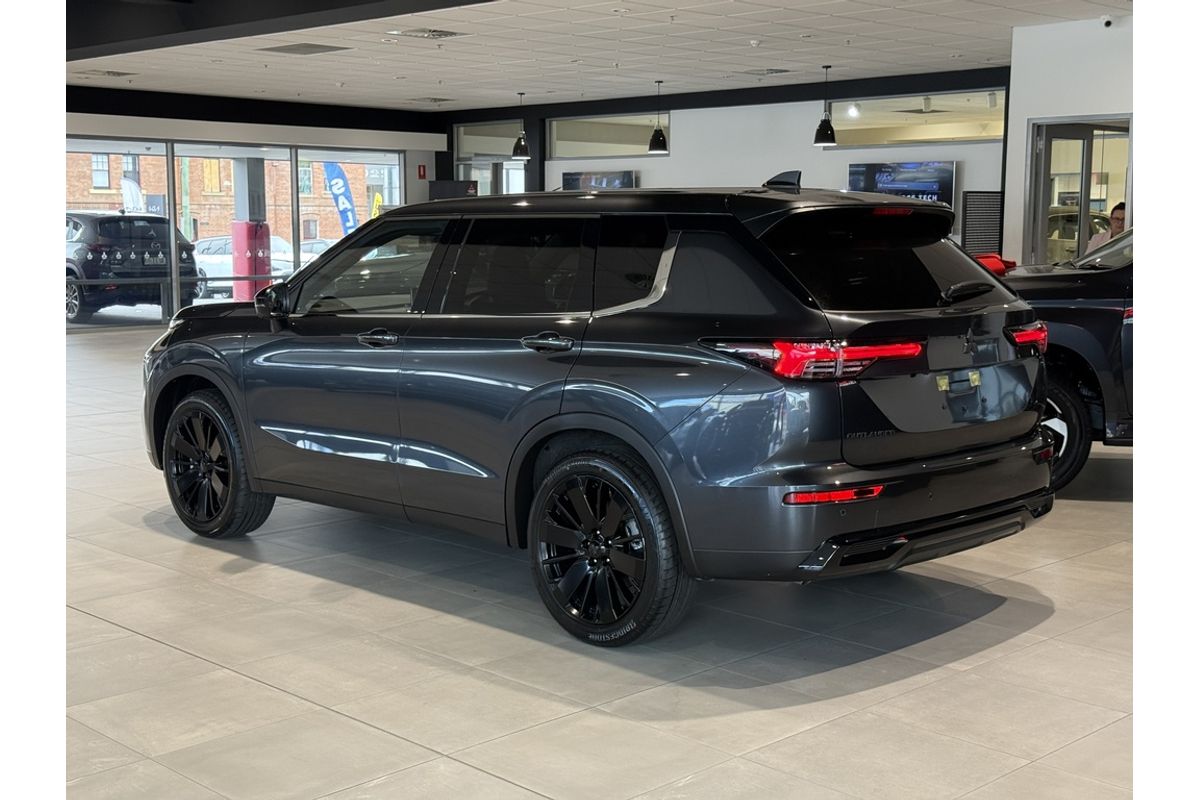 2026 Mitsubishi ZM Outlander LS BLACK 2.5L CVT 2WD 7ST