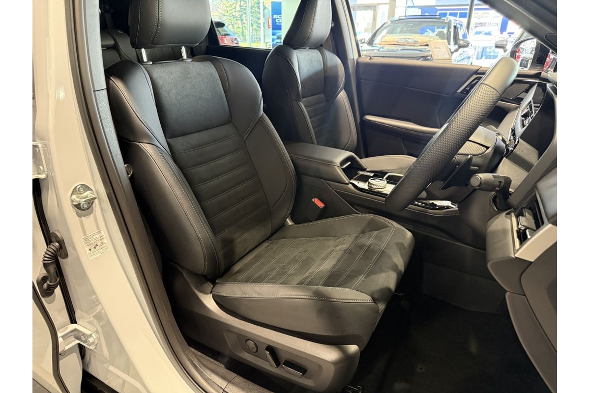 2026 Mitsubishi ZM Outlander LS BLACK 2.5L CVT 2WD 7ST