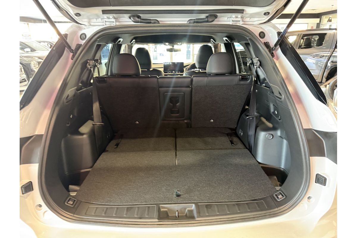 2026 Mitsubishi ZM Outlander LS BLACK 2.5L CVT 2WD 7ST
