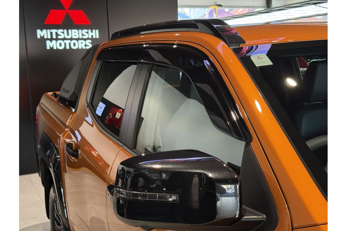 2025 Mitsubishi MV Triton GSR Touring 2.4L D 6AT 4X4 DC PU