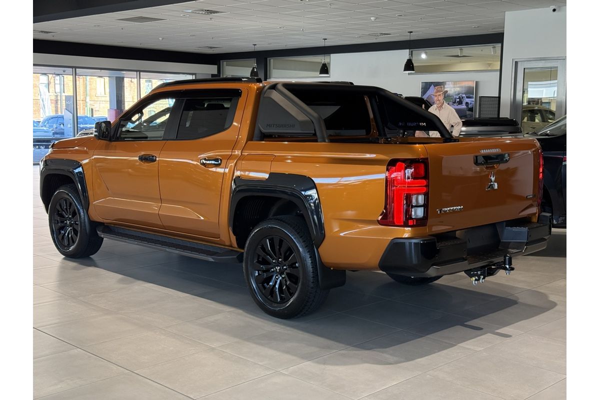 2025 Mitsubishi MV Triton GSR Touring 2.4L D 6AT 4X4 DC PU